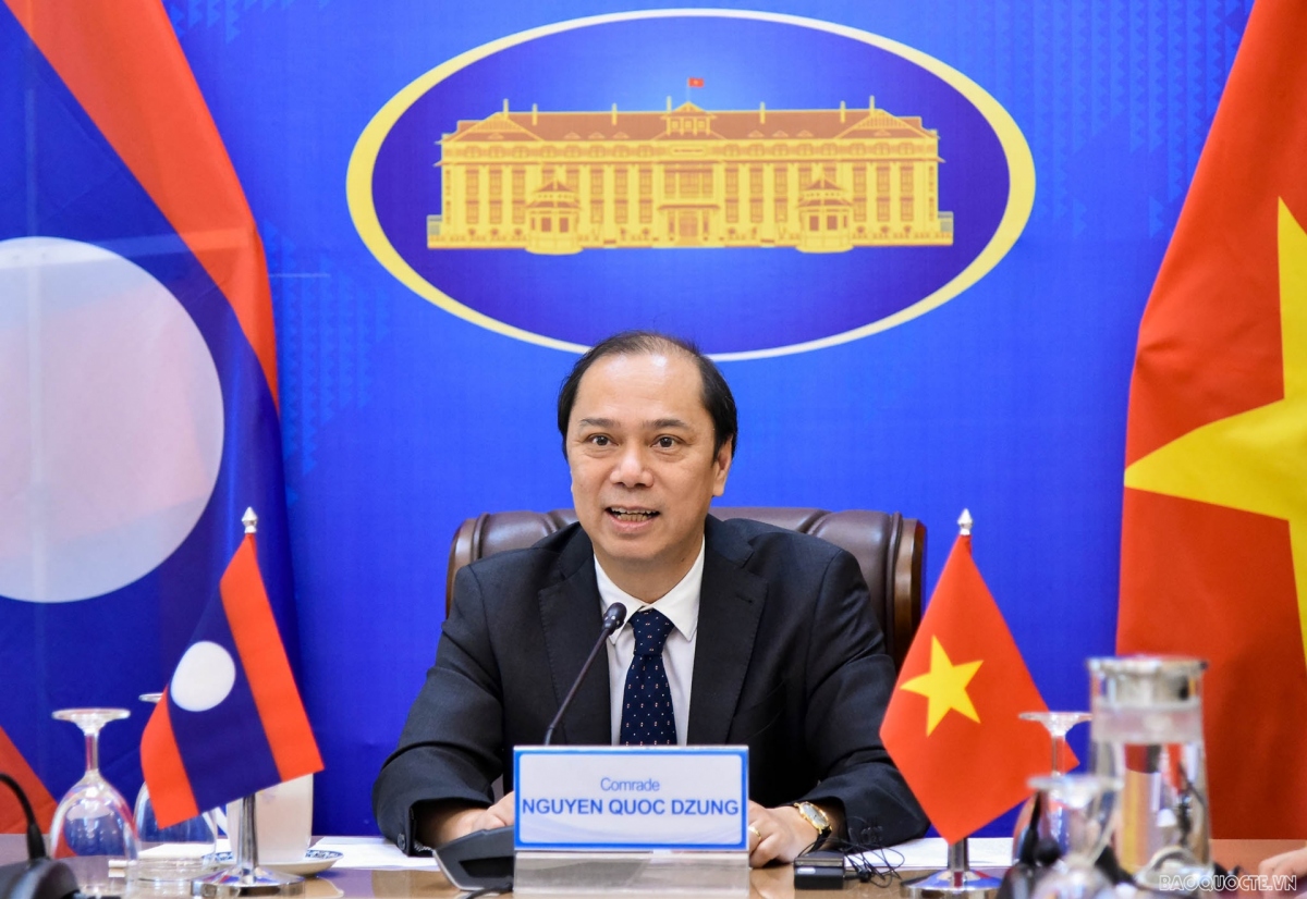 Vietnam, Lao hold political consultation on bilateral ties
